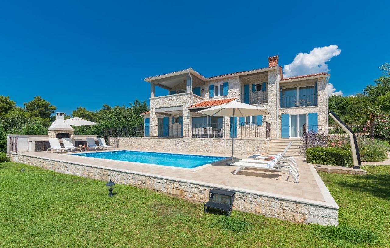 Villa Sterpazzi - Near Porec With Sea View, Private Jacuzzi, Sauna And Pool Višnjan エクステリア 写真