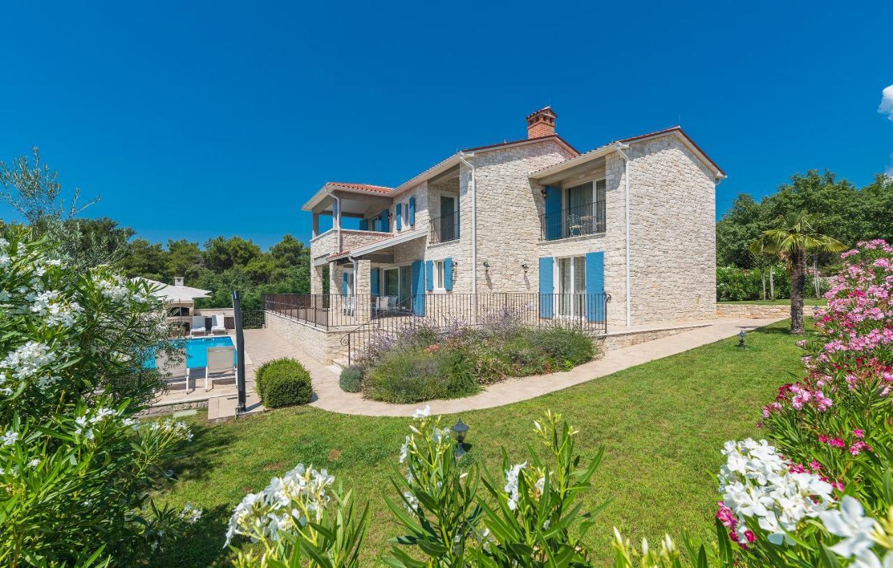 Villa Sterpazzi - Near Porec With Sea View, Private Jacuzzi, Sauna And Pool Višnjan エクステリア 写真
