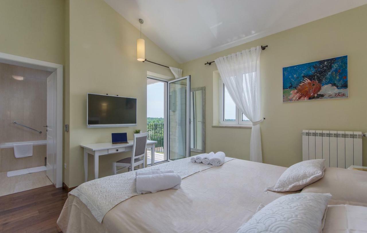 Villa Sterpazzi - Near Porec With Sea View, Private Jacuzzi, Sauna And Pool Višnjan エクステリア 写真