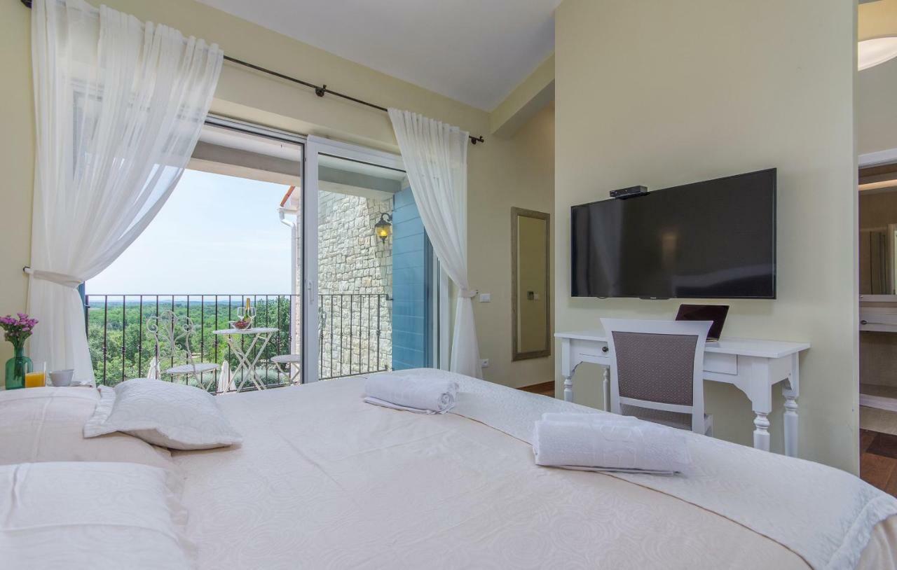 Villa Sterpazzi - Near Porec With Sea View, Private Jacuzzi, Sauna And Pool Višnjan エクステリア 写真