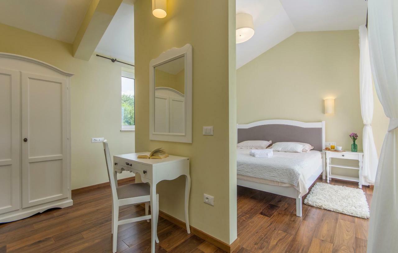 Villa Sterpazzi - Near Porec With Sea View, Private Jacuzzi, Sauna And Pool Višnjan エクステリア 写真