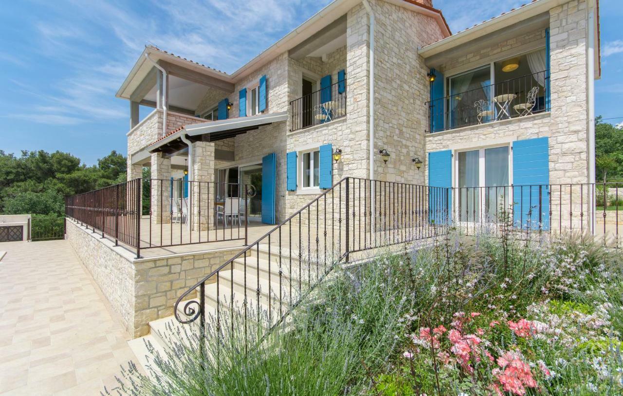 Villa Sterpazzi - Near Porec With Sea View, Private Jacuzzi, Sauna And Pool Višnjan エクステリア 写真