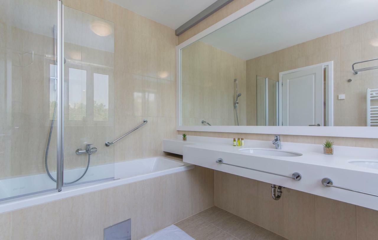Villa Sterpazzi - Near Porec With Sea View, Private Jacuzzi, Sauna And Pool Višnjan エクステリア 写真