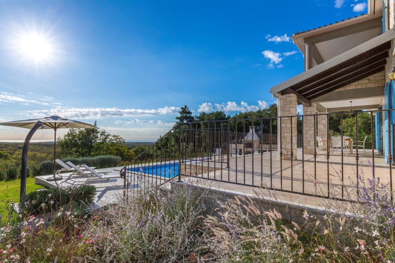 Villa Sterpazzi - Near Porec With Sea View, Private Jacuzzi, Sauna And Pool Višnjan エクステリア 写真